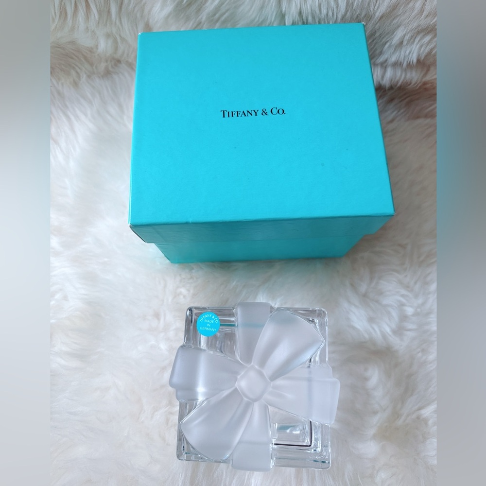 Tiffany & Co. Gift Box glass with Frosted Bow trinket holder